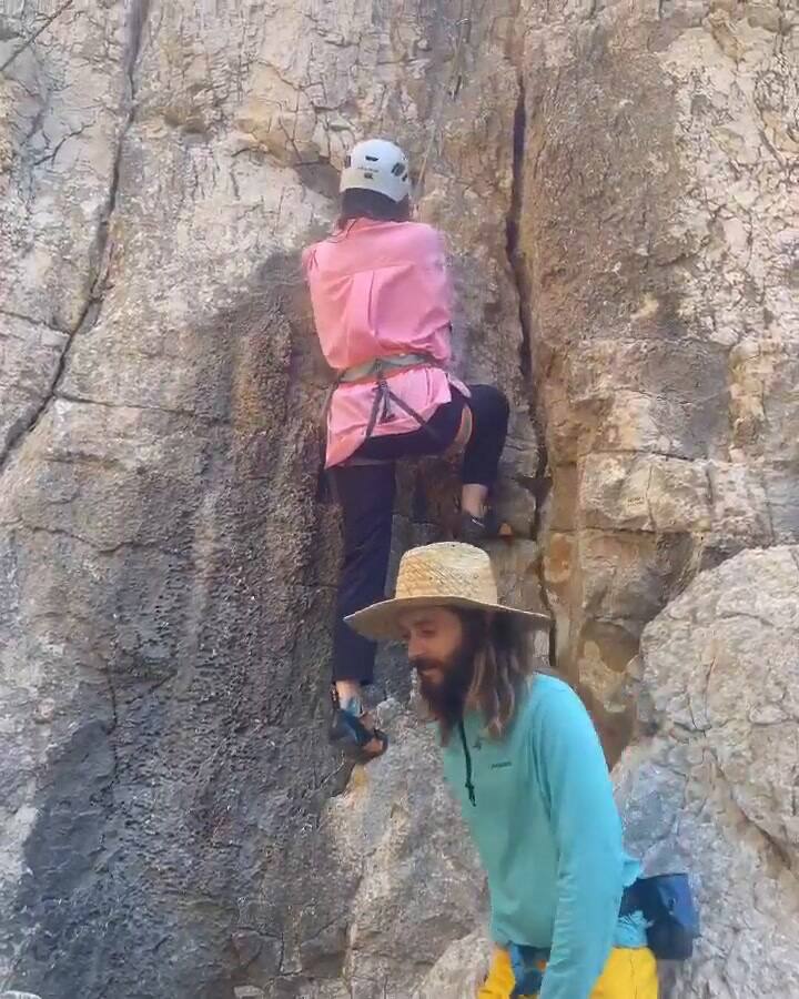 Jared Leto animó a Belinda a escalar una montaña durante sus vacaciones en Italia