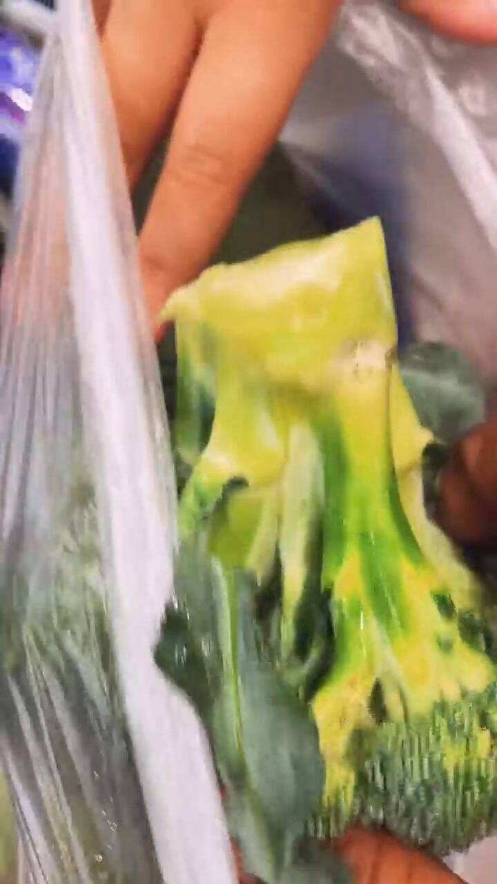 Así es el truco de una mujer para cortar los vegetales en el supermercado