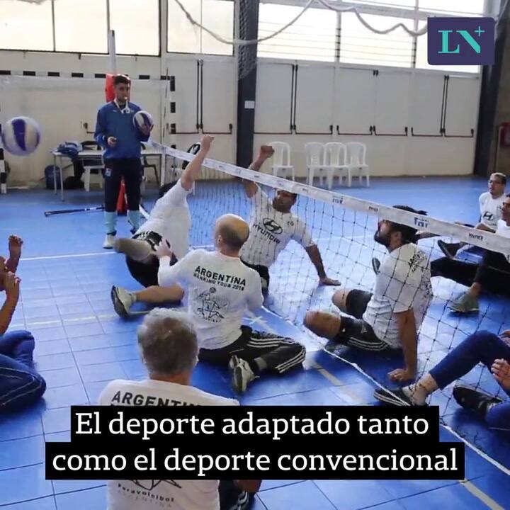 Paravoley: Se juega sentado y está pensada para personas que tienen alguna discapacidad física
