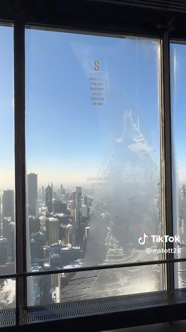 Las apocalípticas imágenes del lago Michigan congelado