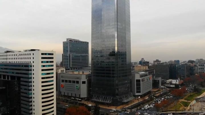 Vista aérea del Costanera Center y del Parque Titanium - Crédito: Hernaldo Apablaza