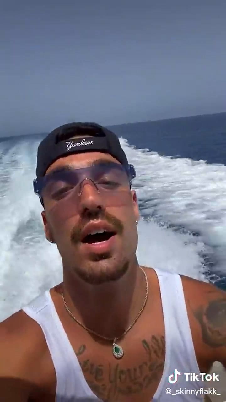 Lali Espósito y Rels B