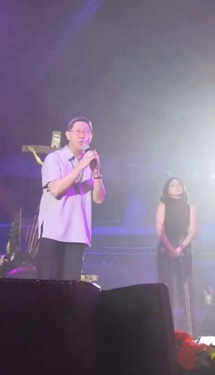 El cardenal Tagle cantando Imagine de John Lennon