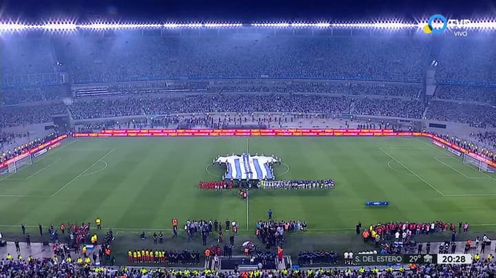 El himno argentino, interpretado por Ariel Ardit