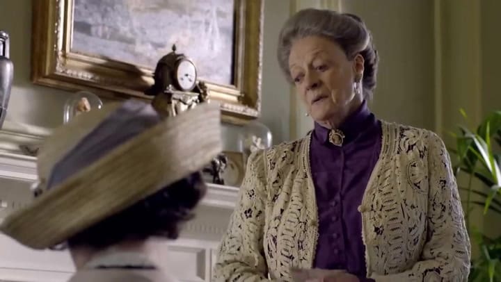 Maggie Smith en la serie Downton Abbey