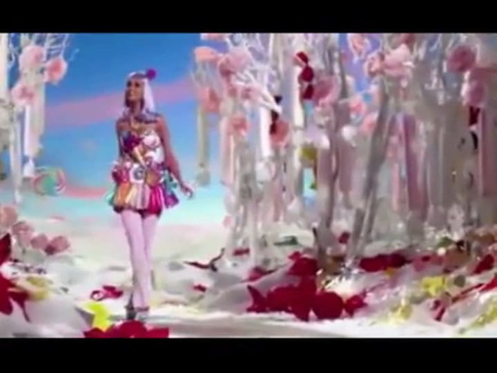 Katy Perry, muy sexy en su nuevo videoclip