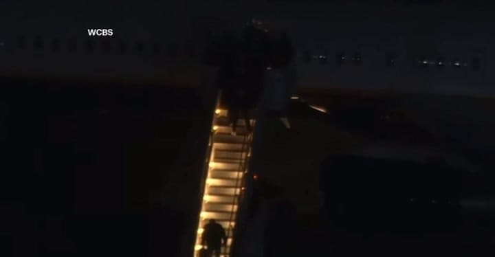 El momento en el que Maduro bajó del avión