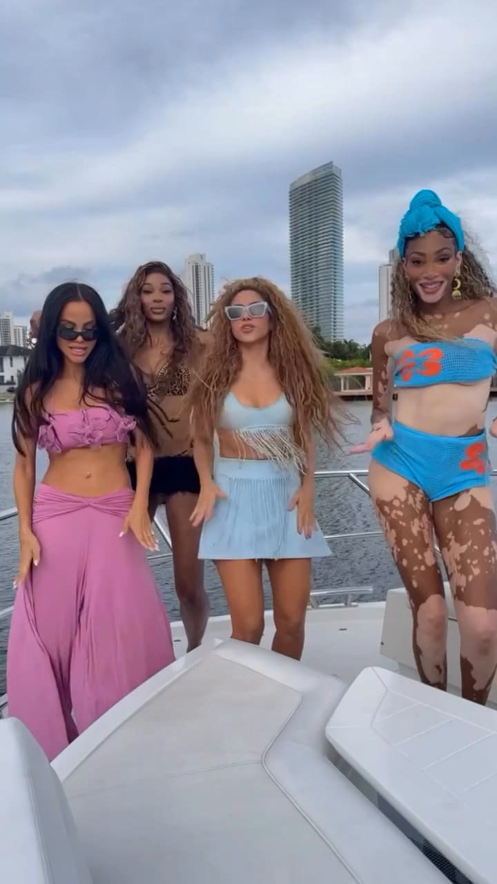 Lo Prometido Es Deuda. Esta Noche A Las 8 Pm Est Mi Nueva Canción Soltera! As Promised Tonight At 8 Pm Est. My New Song Soltera