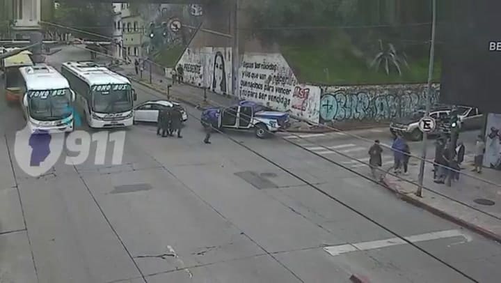 Córdoba: chocó cuando quiso huir de un control de tránsito