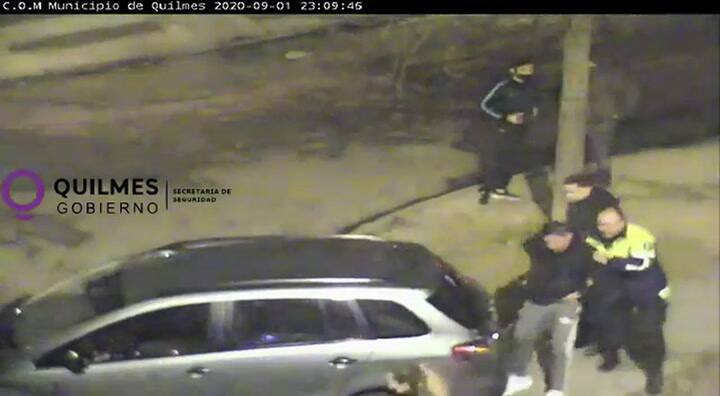 Policías roban el dinero de uno de los protagonistas de un choque en Quilmes
