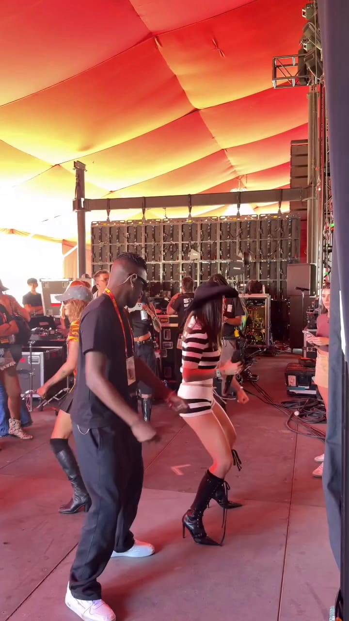 Emilia y Luísa Sonza ensayan para Coachella