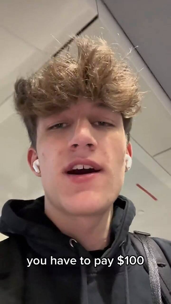 El pasajero finalmente tuvo que pagar el exceso de dimensiones en el equipaje de mano, aunque no que