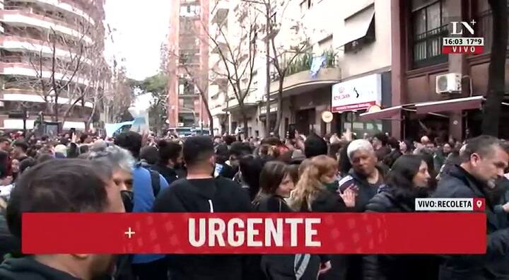 Tensión a metros de la casa de Cristina Kirchner