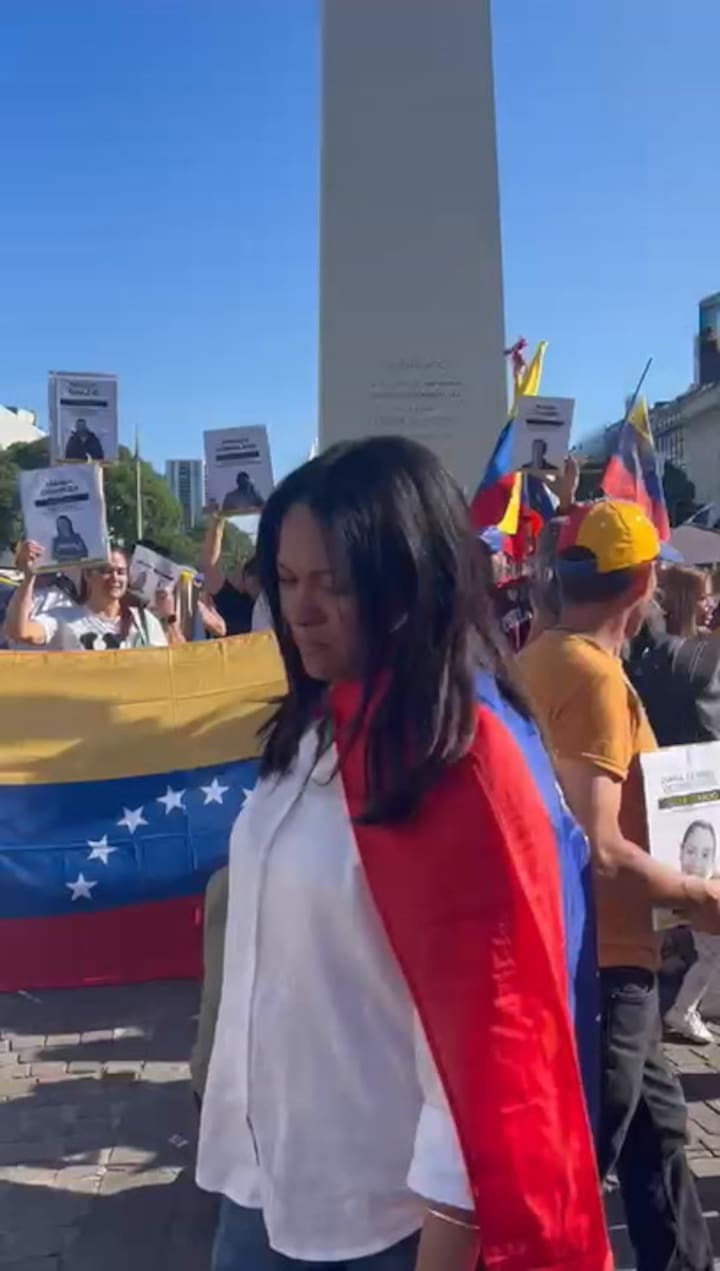 "Libertad", el clamor de los venezolanos en el Obelisco