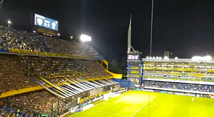 La Bombonera clamó por una victoria contra River