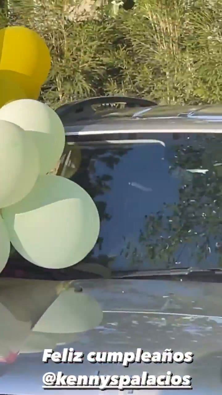 Wanda Nara le regaló una camioneta a Kennys Palacios por su cumpleaños.