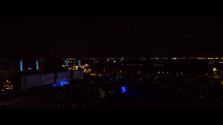 Roger Waters interpreta 'Pigs' en México