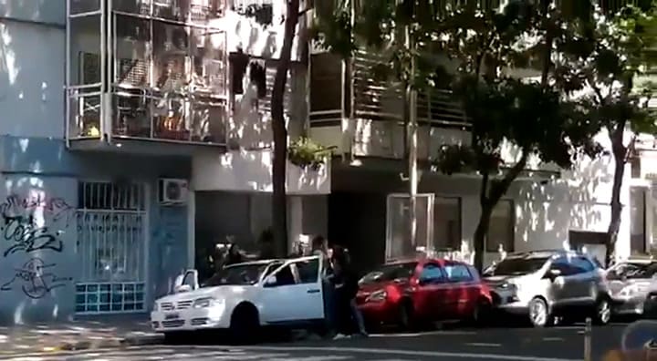 El momento en que los panaderos detienen a los violadores