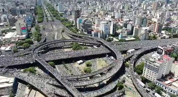 El drone en la caravana mundial