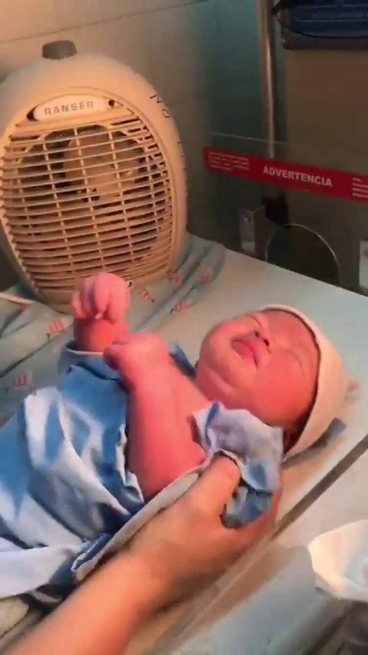 La beba abandonada en Capitán Sarmiento - Crédito: Twitter @Noelia59551547