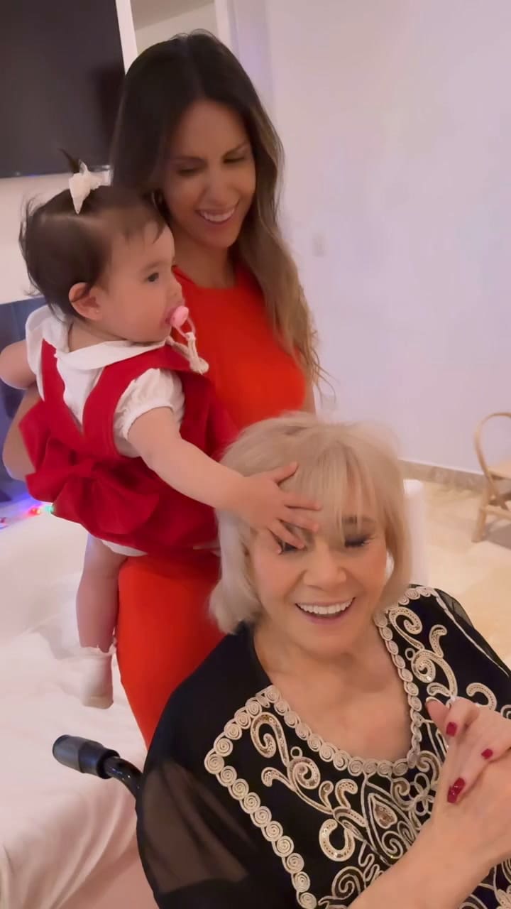 Marila Burlando, junto a Barbie Franco y Sarah, la hija de Fernando Burlando