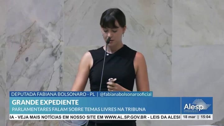La diputada brasileña que se pintó de negro