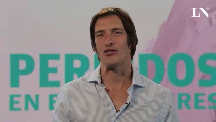 El icónico mural de Siqueiros está a apenas unos metros de la Casa Rosada