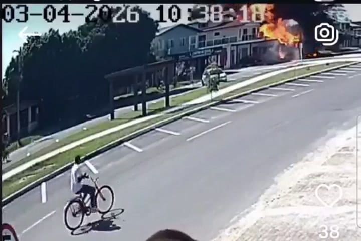 La avioneta se estrelló contra una casa en la ciudad de Capão da Canoa