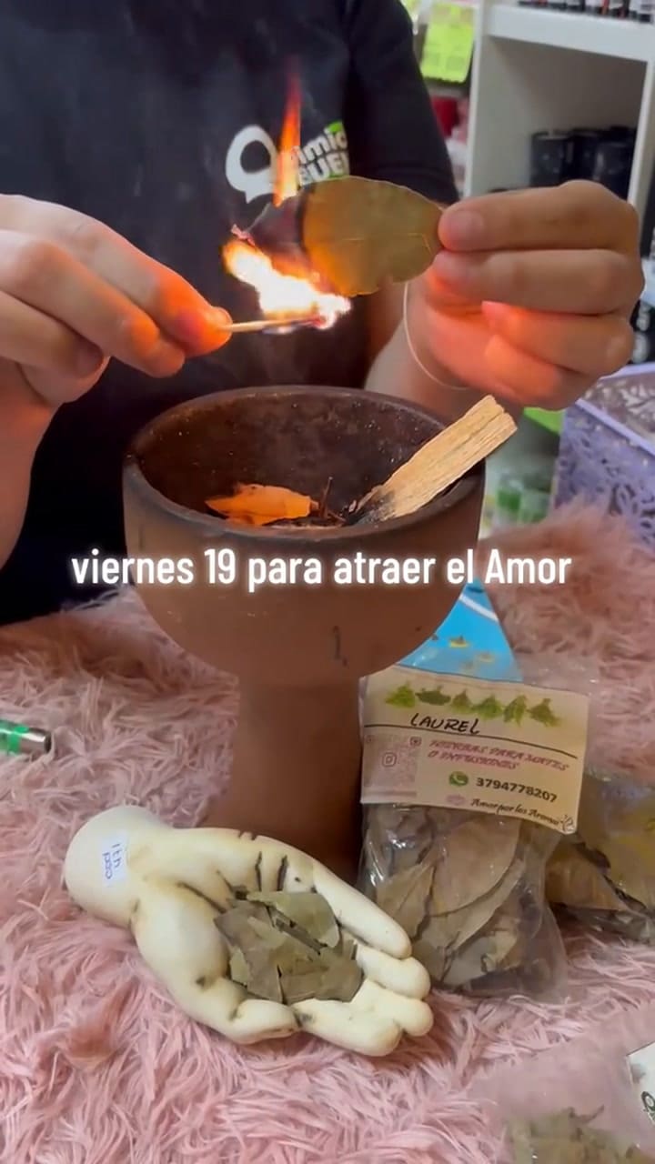 Cuáles son los días favorables para quemar hojas de laurel