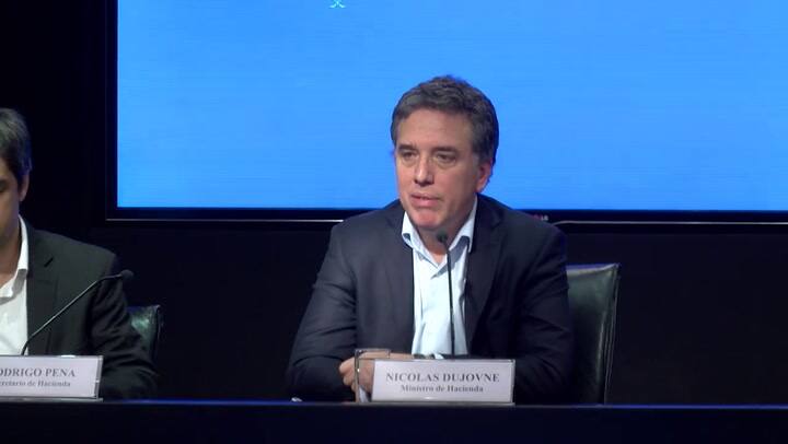 Dujovne anunció que el déficit primario de marzo fue de $14.702 millones - Fuente: Télam