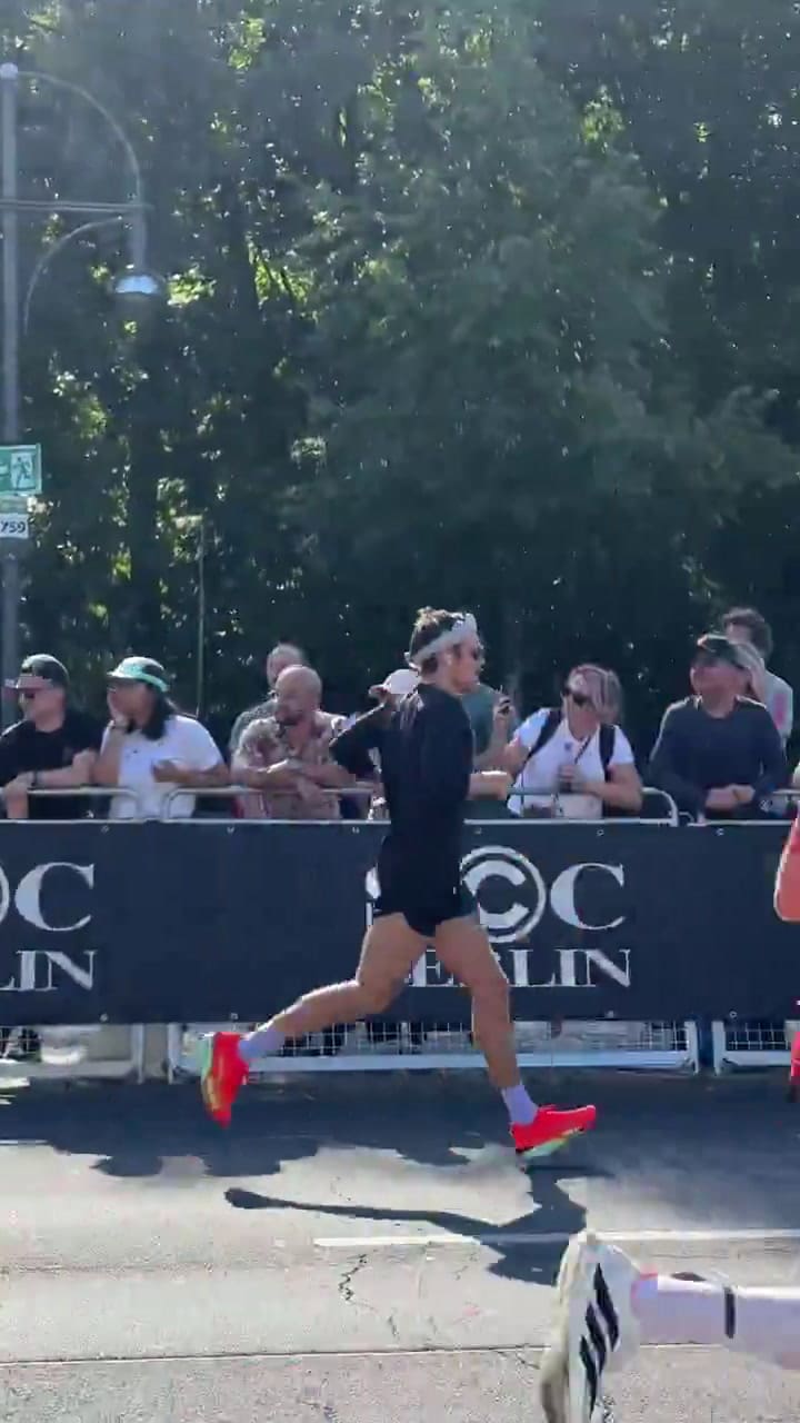Los fanáticos captaron la presencia de Harry Styles en la maratón de Berlín