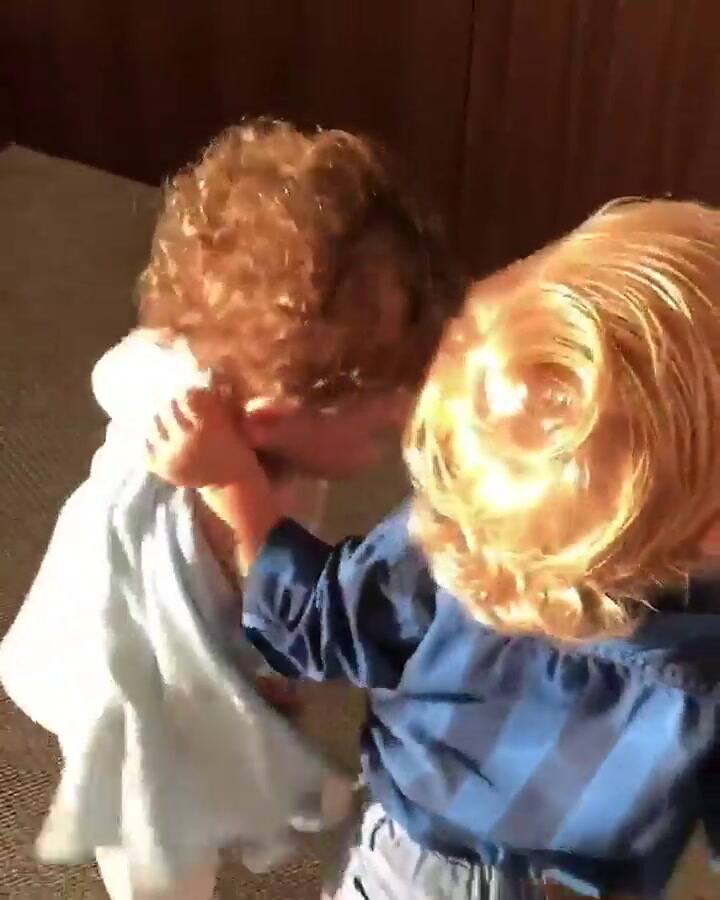 El abrazo de Mirko y Felipe - Fuente: Instagram Florencia Peña