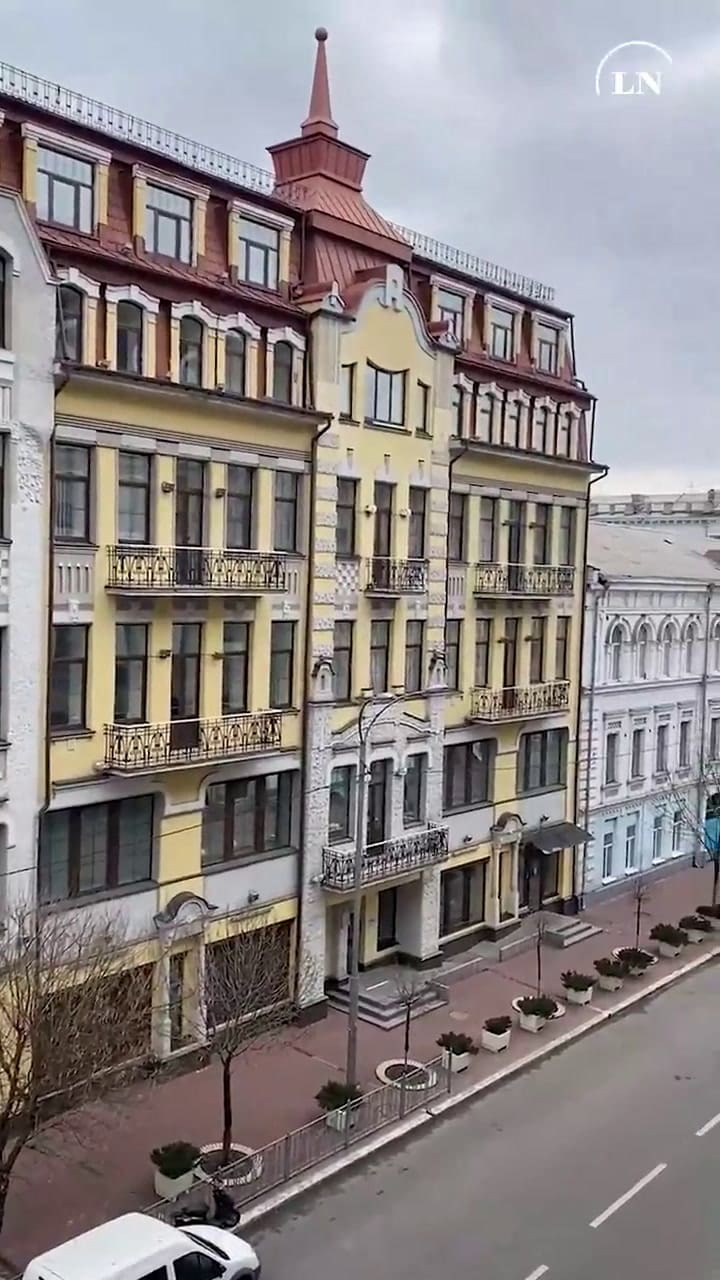 11 am pasadas, otra vez sirena alarma ataque. Kiev bajo fuego