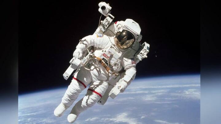 Muere el primer astronauta que flotó libremente en el espacio