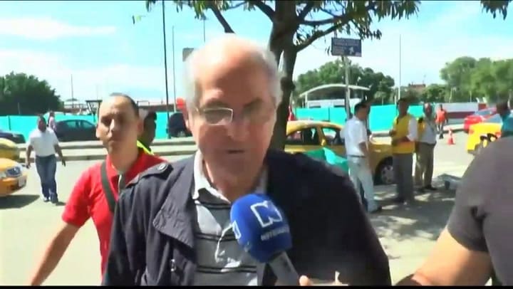 Antonio Ledezma pasó 29 controles policiales para llegar a la Cancillería colombiana