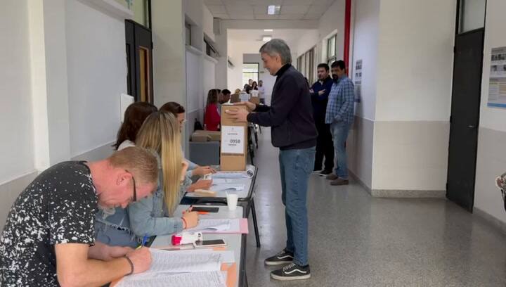 Máximo Kirchner votó esta mañana, en La Plata