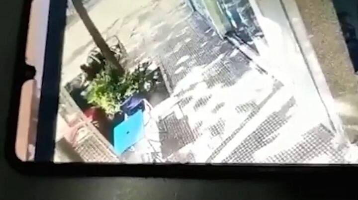 Violación grupal en Palermo: el momento en que los panaderos forcejean con la víctima