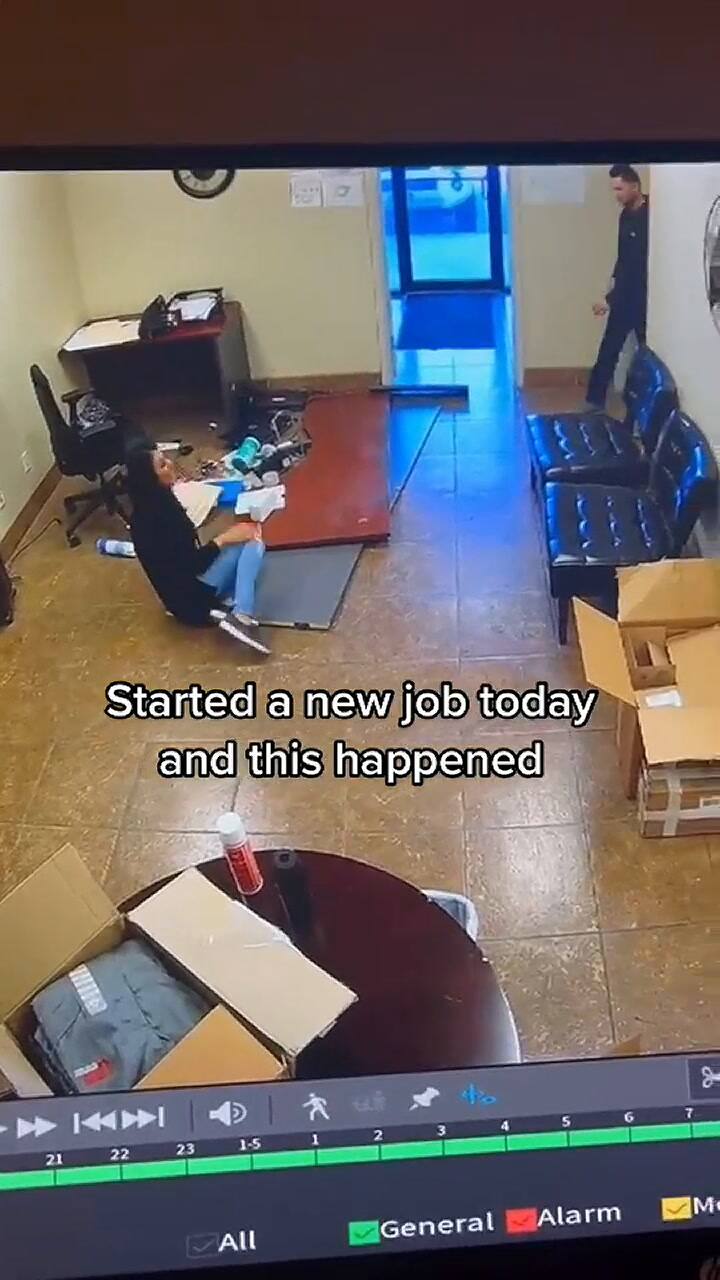 El accidente de la joven quedó grabado en las cámaras de seguridad