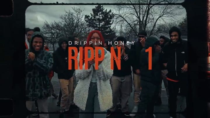 La profesora que fue despedida por rapear hizo un video con sus alumnos como respuesta