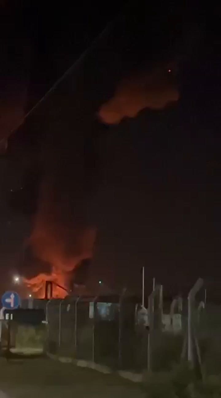 Las cámaras de vecinos registraron el momento exacto del estallido