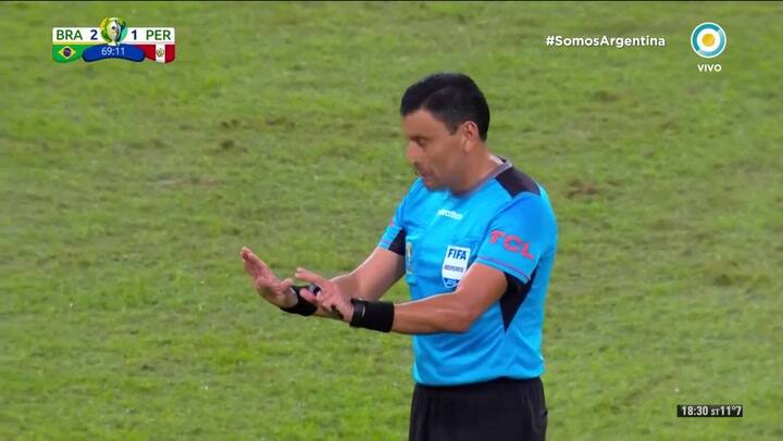 Expulsado Gabriel Jesús con doble amarilla. Fuente: Tv pública