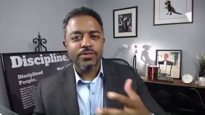 Nacido en Beaumont (Texas), Jabbar declaró en 2020 en un vídeo de YouTube titulado "Presentación personal"