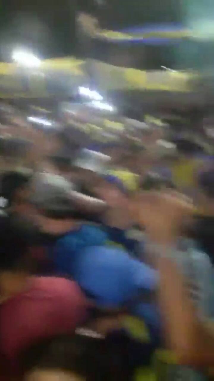 Así fue el banderazo de los hinchas de Boca para despedir a los jugadores - Fuente: Twitter