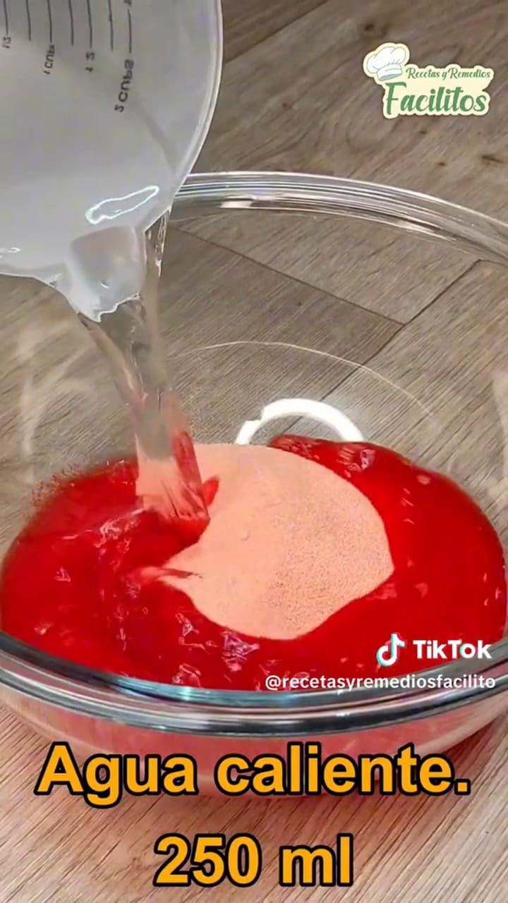 Receta de postre de gelatina con leche en dos pasos