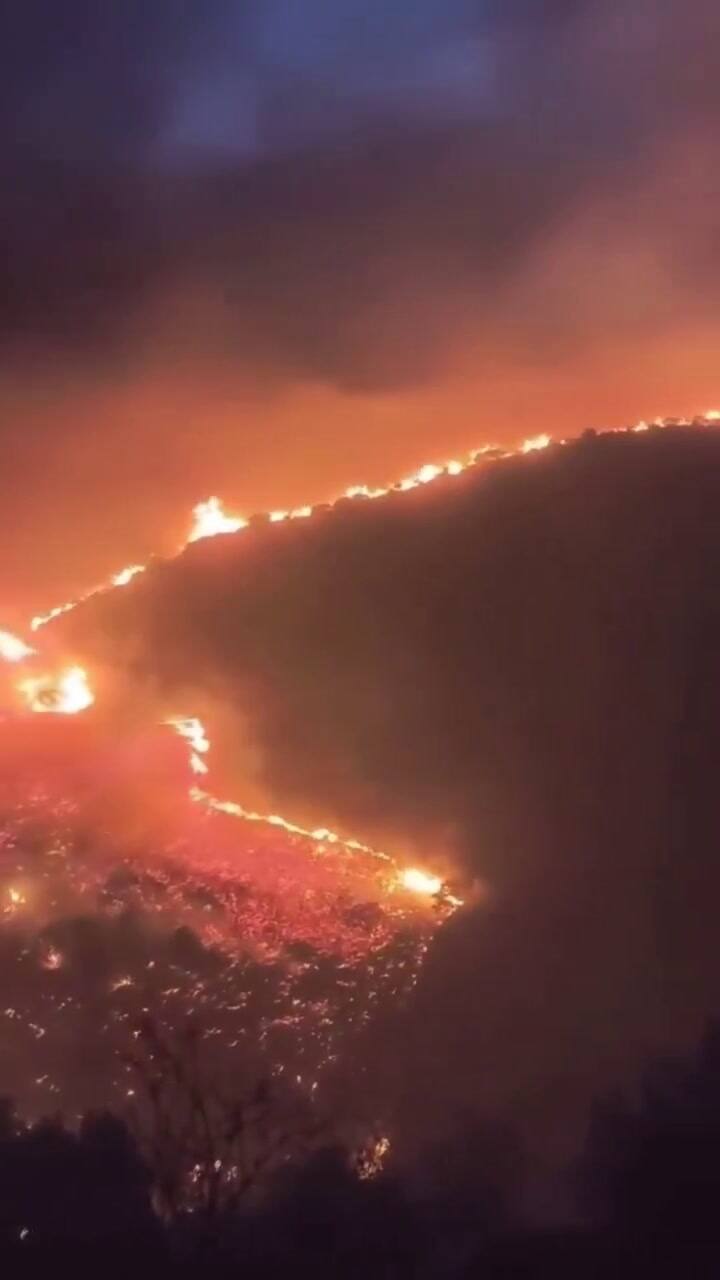 El oeste de Grecia se encuentra bajo fuego