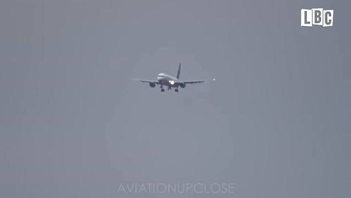 El avión del Manchester City tuvo que abortar el aterrizaje por fuertes vientos