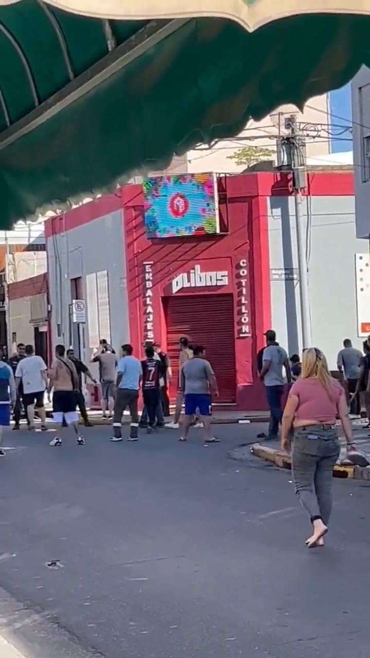 La batalla campal de UOCRA en San Nicolas de los Arroyos
