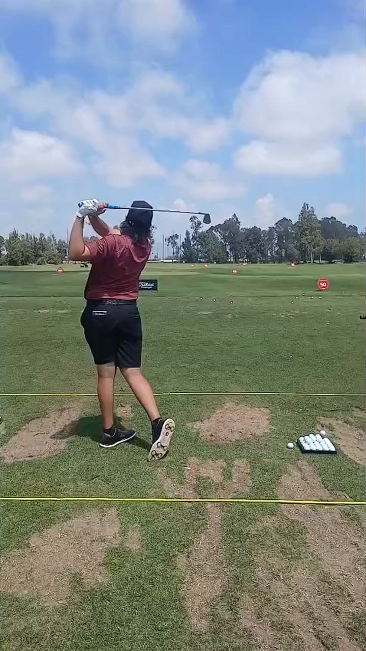 Andrés Gallegos, en el driving range, antes de su debut en Turquía