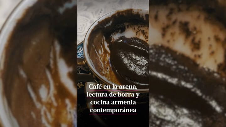 Café en la arena, lectura de borra y cocina armenia contemporánea