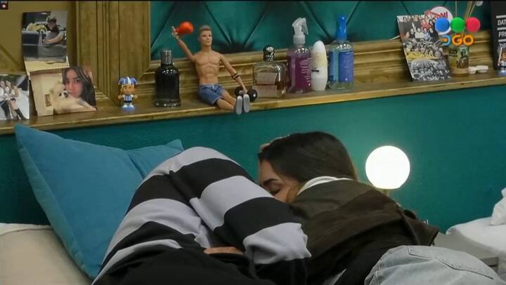 Mientras Manu y Lola "recuperaban" el tiempo perdido, Cinzia los espió en silencio